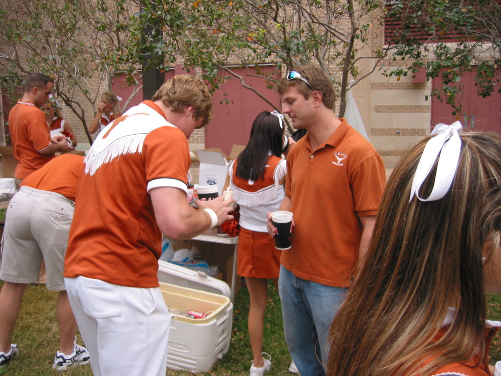2005/11 November/Tailgate Party Kansas/1024x768_IMG_2462.JPG